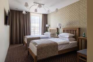 Отель Hotel Sinchronas Тельшяй Двухместный номер с 2 отдельными кроватями-1